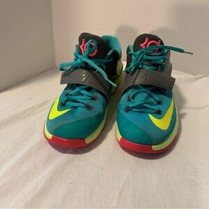 NIKE Kevin Durant KD VII colorway youth 7 basketball shoe